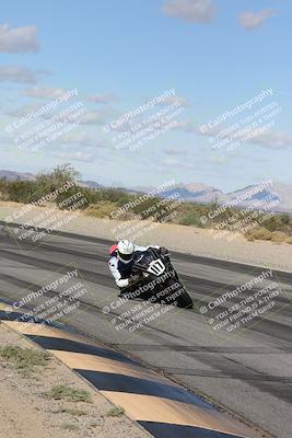 media/Nov-16-2025-Race Pace (Sun) [[8c5fa54630]]/Verified Riders/4-Turn 3 Inside (1050am)/